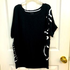 CALVIN KLEIN Women’s workout tshirt reflective lettering on each side